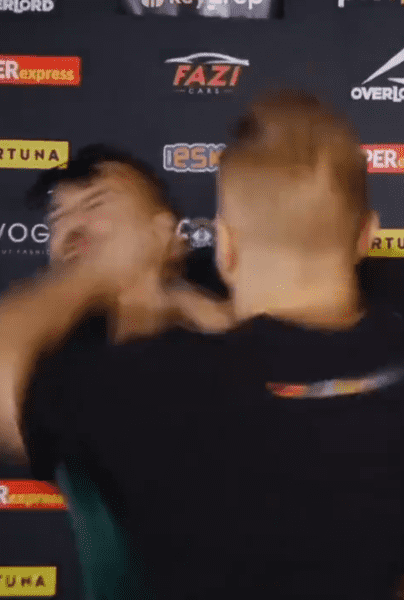 VIDEO | Peleador de MMA golpea a youtuber en medio de una entrevista