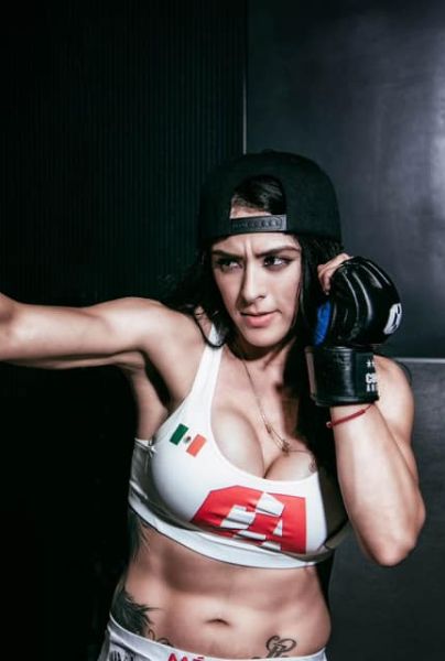 Lucero Acosta: La hermosa peleadora mexicana de MMA que sueña con llegar al UFC