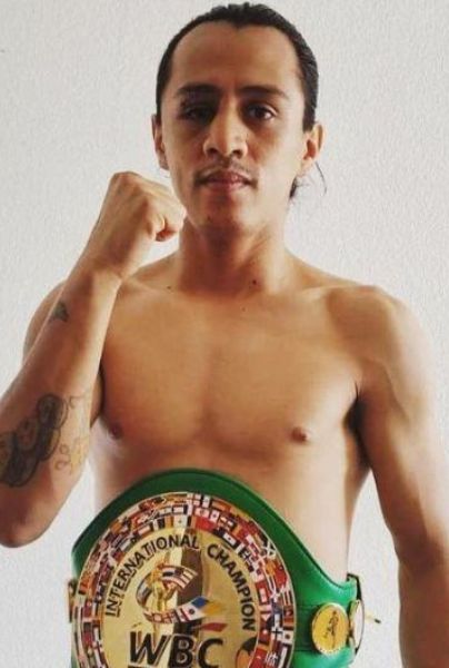 El mexicano Édgar Tabares se prepara para disputar el título mundial de Muay Thai