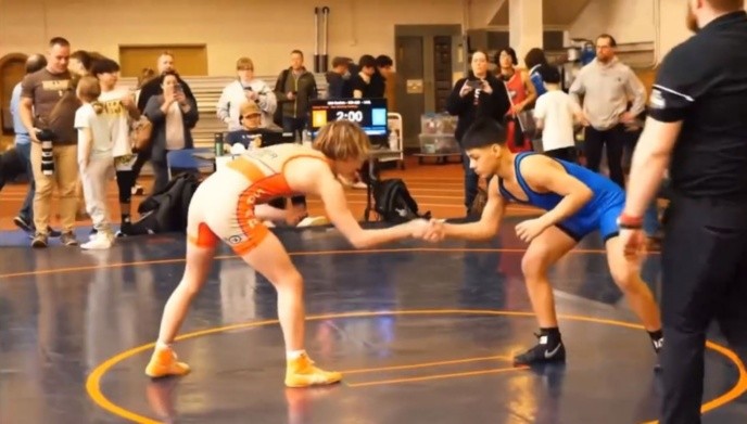 Video | Luchador juvenil golpea a su rival tras eliminado del torneo |  Mundo KO Viral